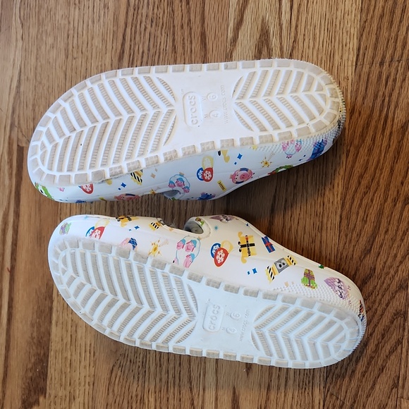 Disney parks 2022 Pixar Toy to World Crocs M4 W6 - Picture 2 of 4